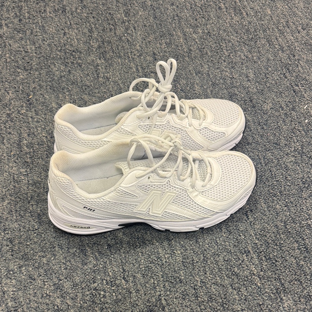 New Balance 740 Men’s - Classic White Sneakers Size 10.5